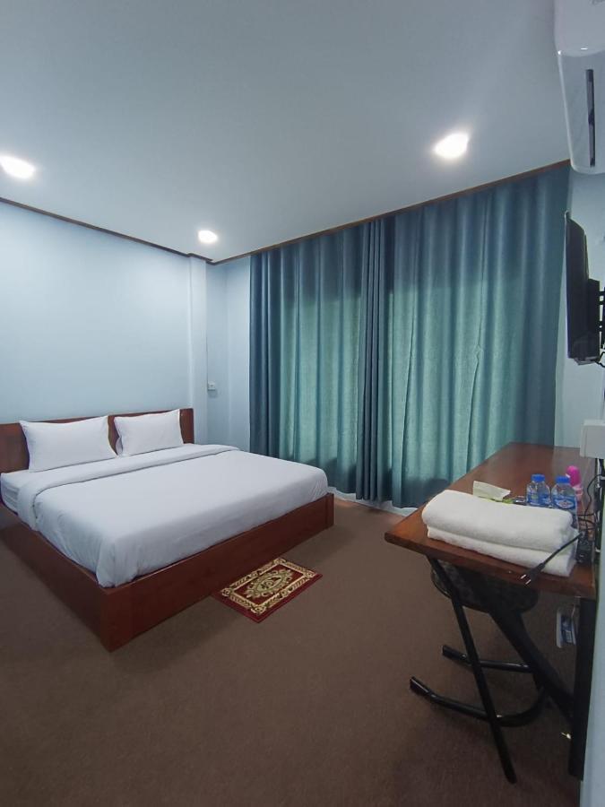 ເຮືອນພັກບີວີ Hotel Banthongcsajtaj Kültér fotó