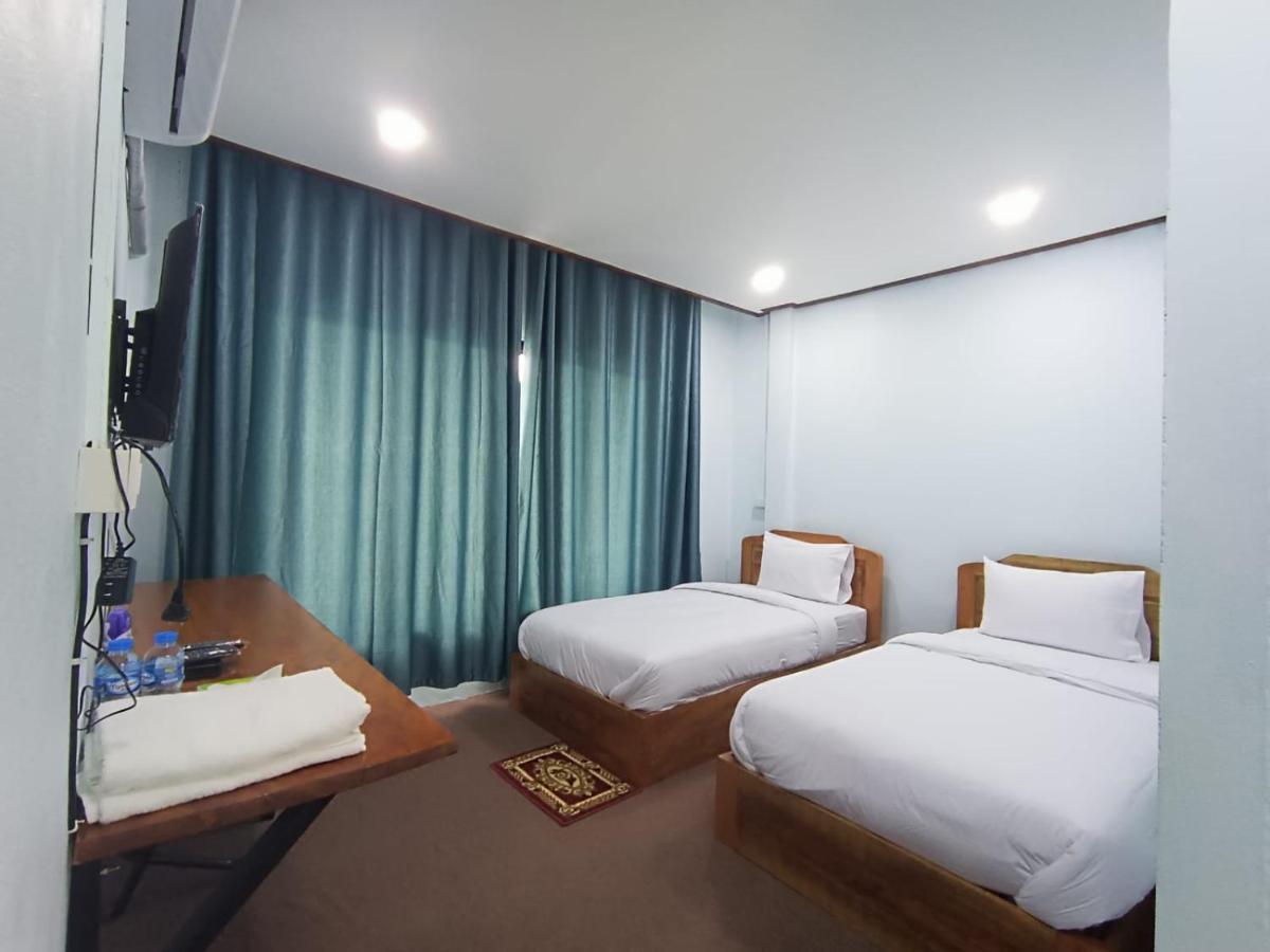 ເຮືອນພັກບີວີ Hotel Banthongcsajtaj Kültér fotó