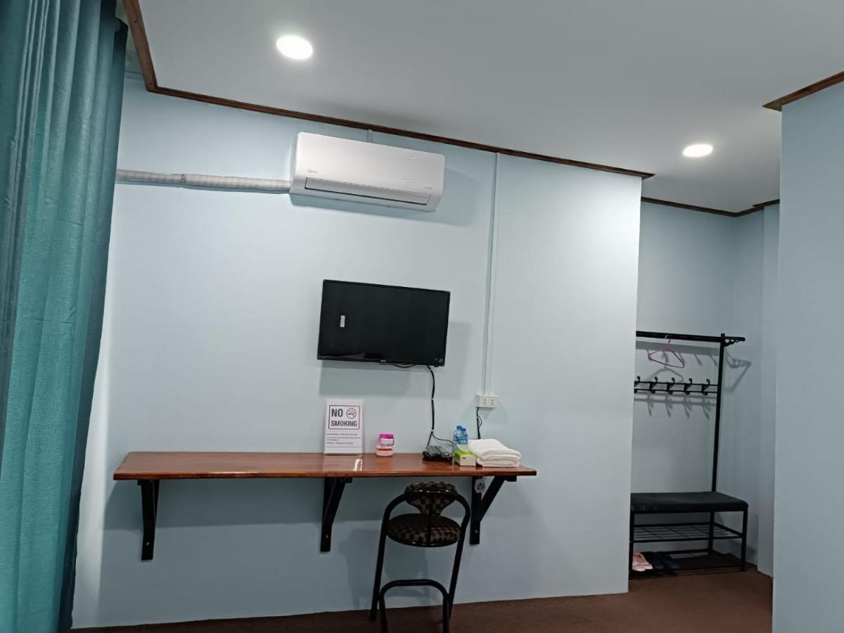 ເຮືອນພັກບີວີ Hotel Banthongcsajtaj Kültér fotó