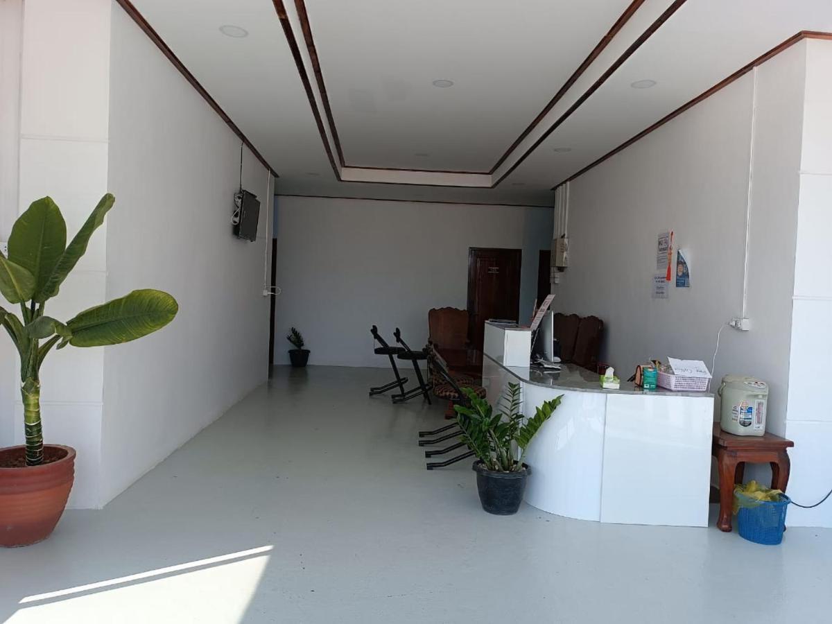ເຮືອນພັກບີວີ Hotel Banthongcsajtaj Kültér fotó